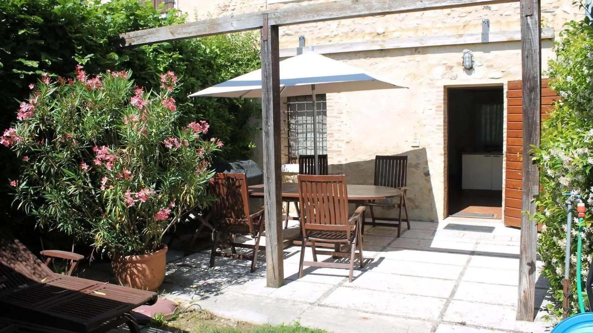 Ferienhaus In Carlotte Mit Eigenem Garten لاتيزي